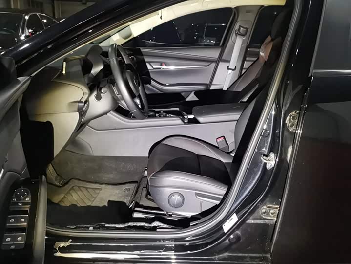 Фото 9 - Mazda 3 (Axela)