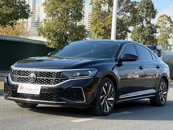 Фото 1 - Volkswagen Passat