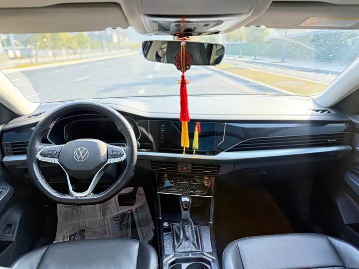 Фото 8 - Volkswagen Passat