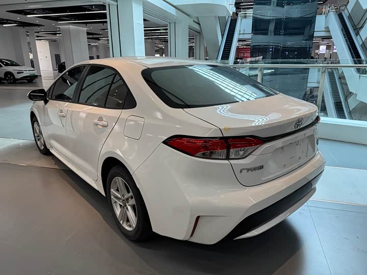 Фото 5 - Toyota Levin