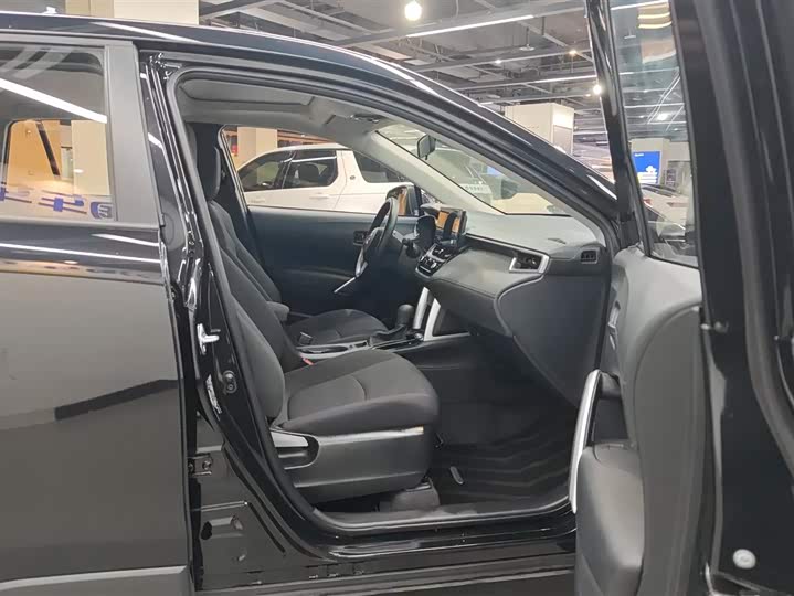 Фото 8 - Toyota Corolla Cross