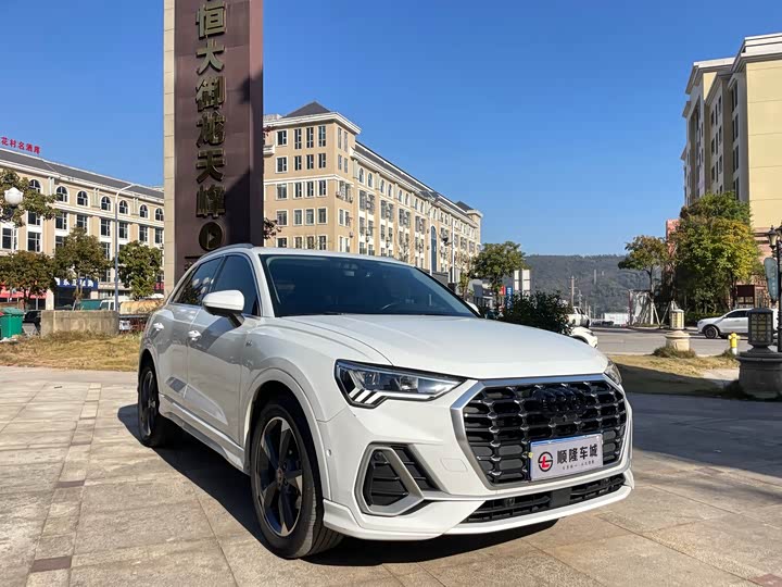 Фото 3 - Audi Q3
