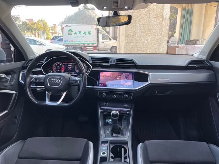 Фото 4 - Audi Q3