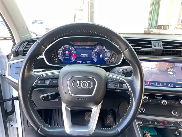 Фото 5 - Audi Q3
