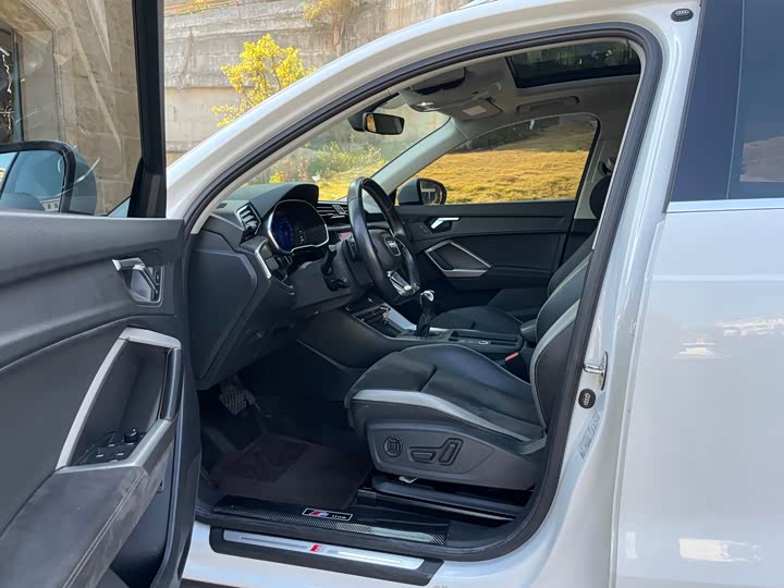 Фото 6 - Audi Q3