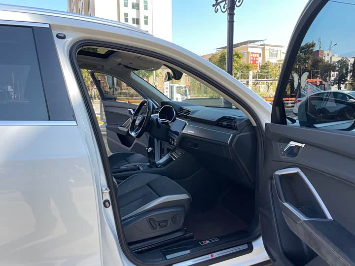 Фото 9 - Audi Q3