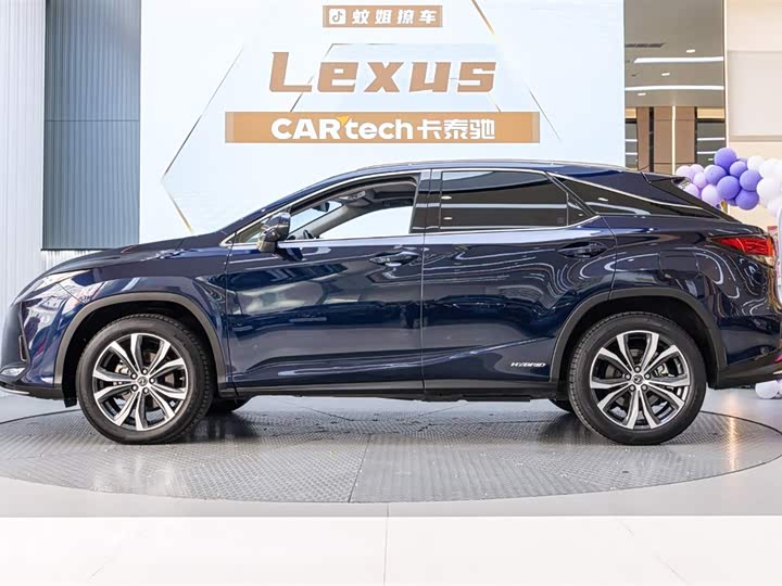 Фото 3 - Lexus RX