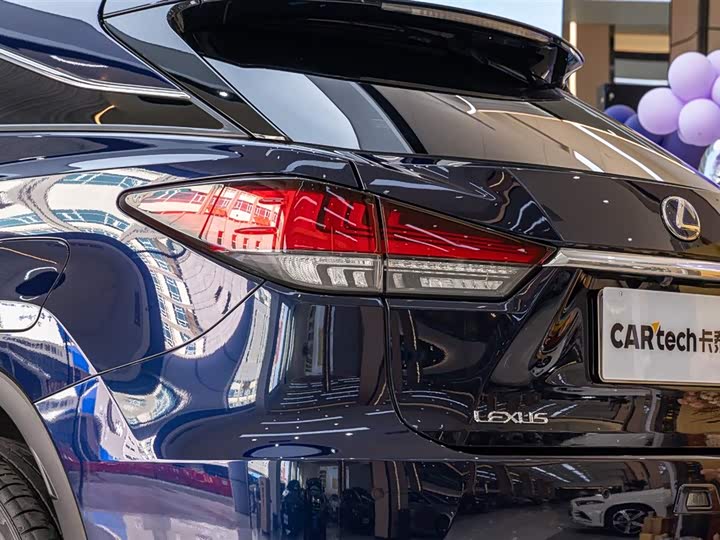 Фото 7 - Lexus RX