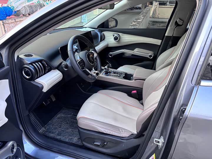 Фото 3 - BYD Yuan Plus