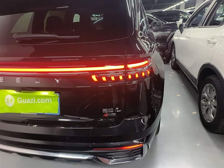 Фото 8 - Geely Monjaro