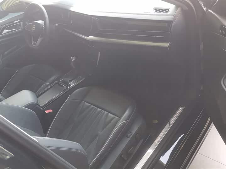 Фото 8 - Volkswagen Passat