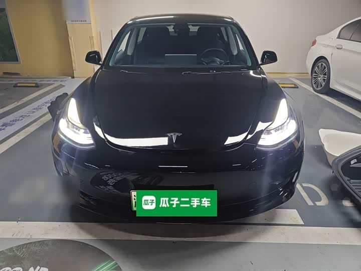 Фото 3 - Tesla Model 3