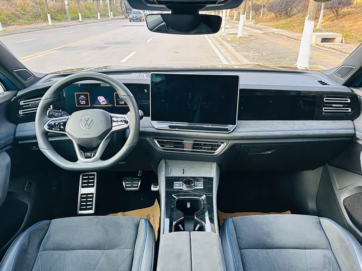 Фото 5 - Volkswagen Tiguan L Pro