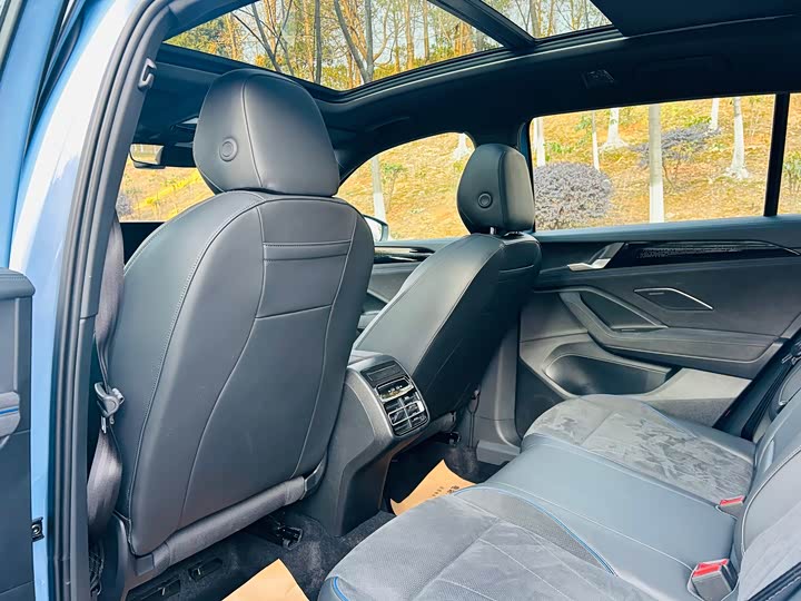 Фото 6 - Volkswagen Tiguan L Pro