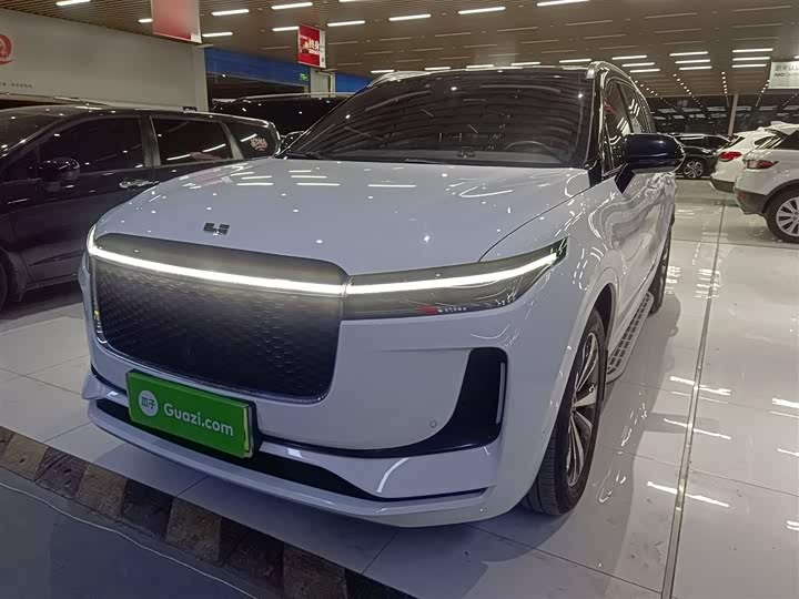 Фото 1 - LiXiang One