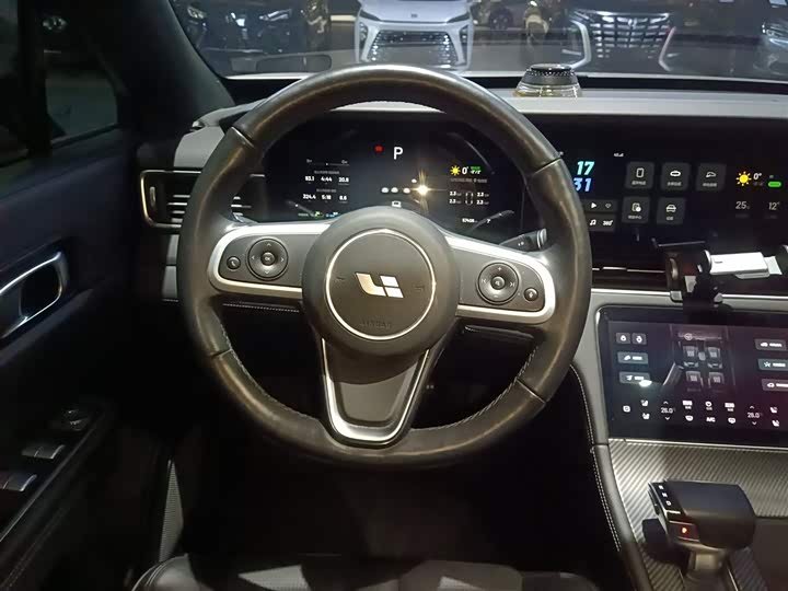 Фото 3 - LiXiang One