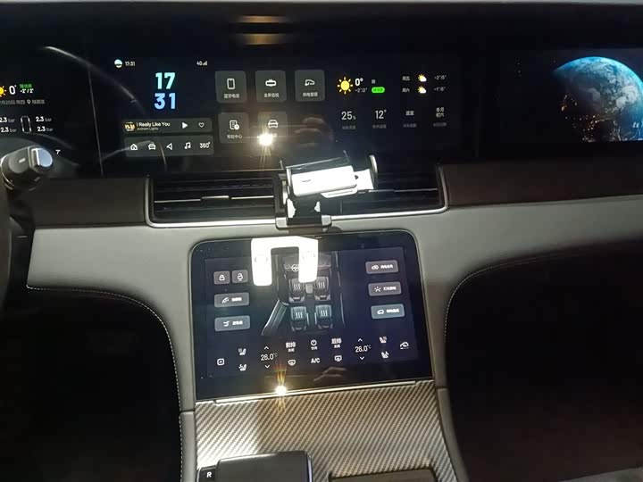 Фото 5 - LiXiang One