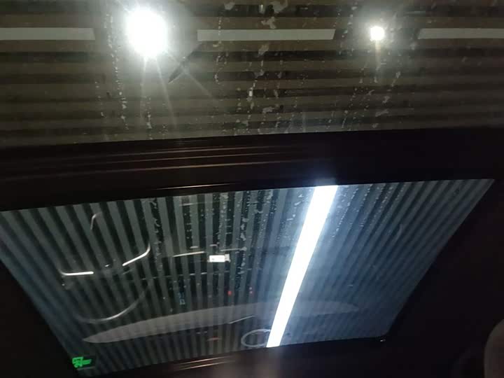 Фото 8 - LiXiang One