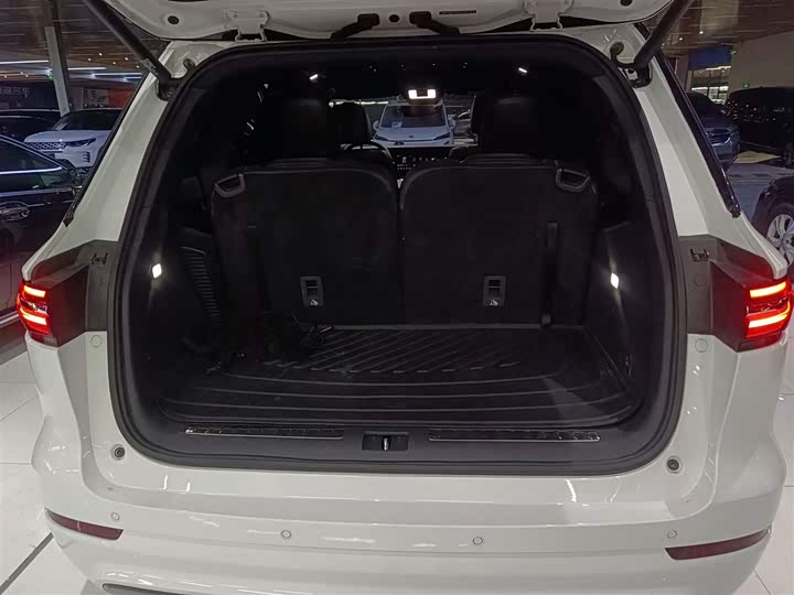 Фото 9 - LiXiang One