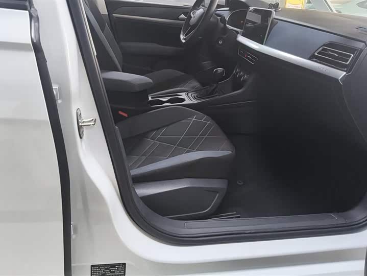 Фото 8 - Volkswagen Lavida