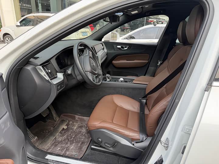 Фото 3 - Volvo XC60