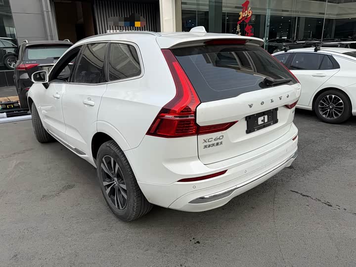 Фото 7 - Volvo XC60