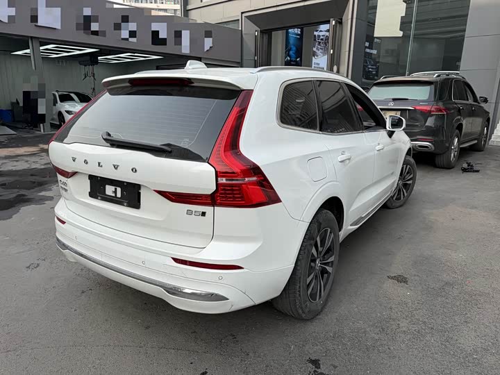 Фото 9 - Volvo XC60