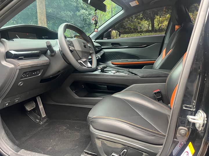 Фото 7 - Changan UNI-V