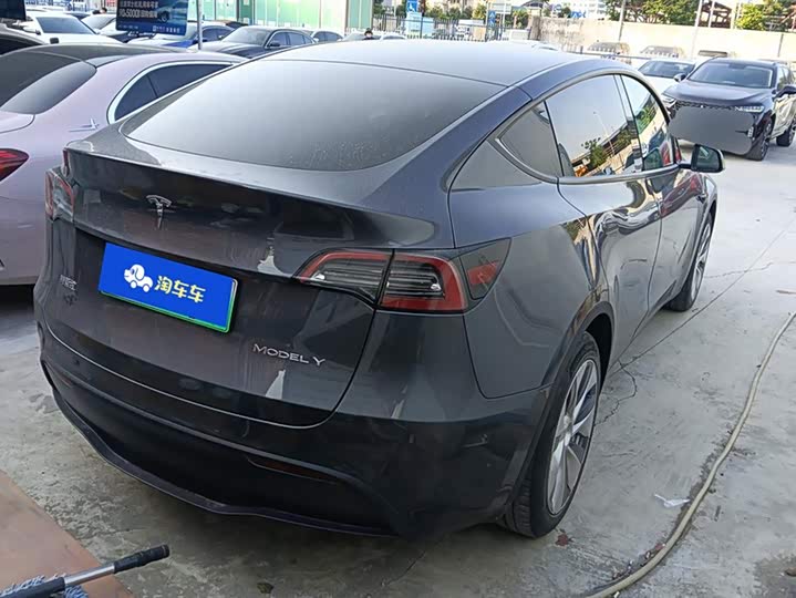 Фото 3 - Tesla Model Y