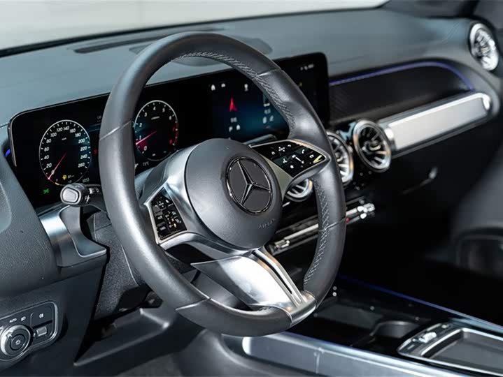 Фото 8 - Mercedes-Benz GLB-Class