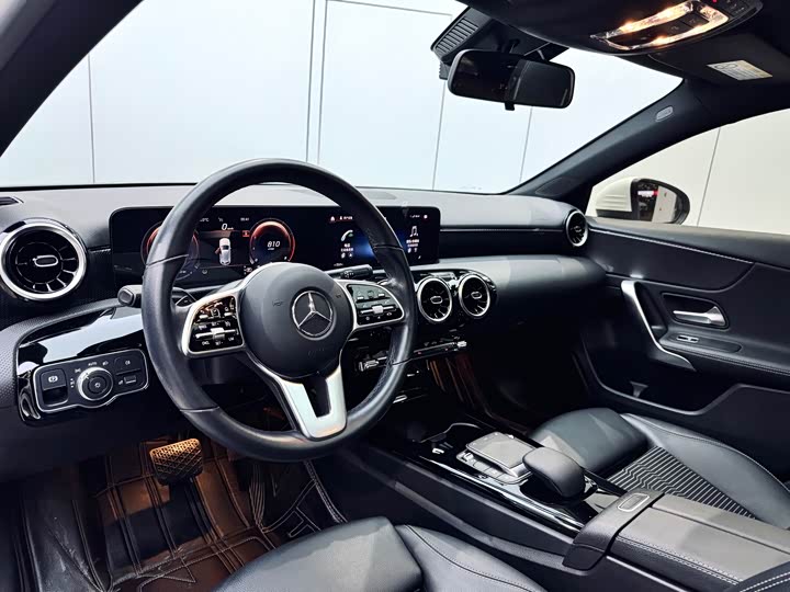 Фото 8 - Mercedes-Benz A-Class