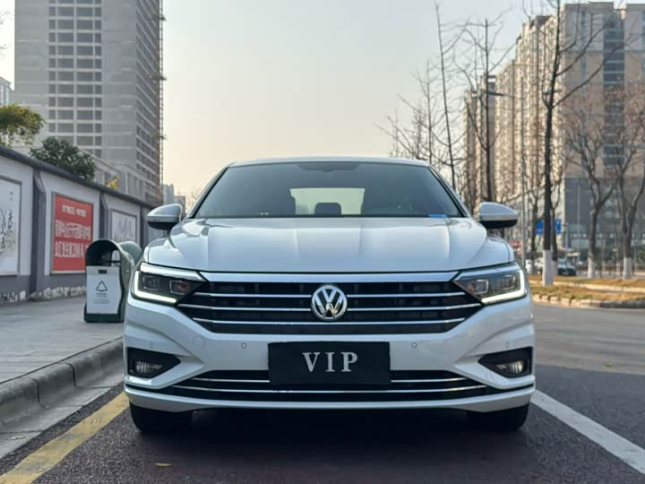 Фото 1 - Volkswagen Sagitar L