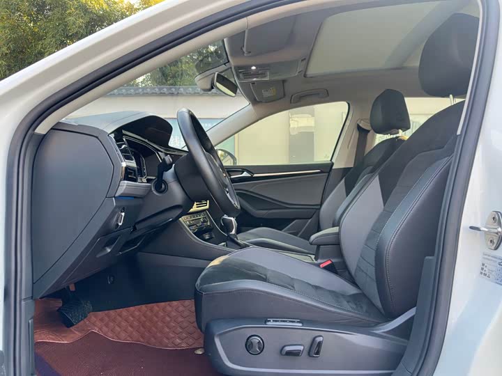 Фото 4 - Volkswagen Sagitar L