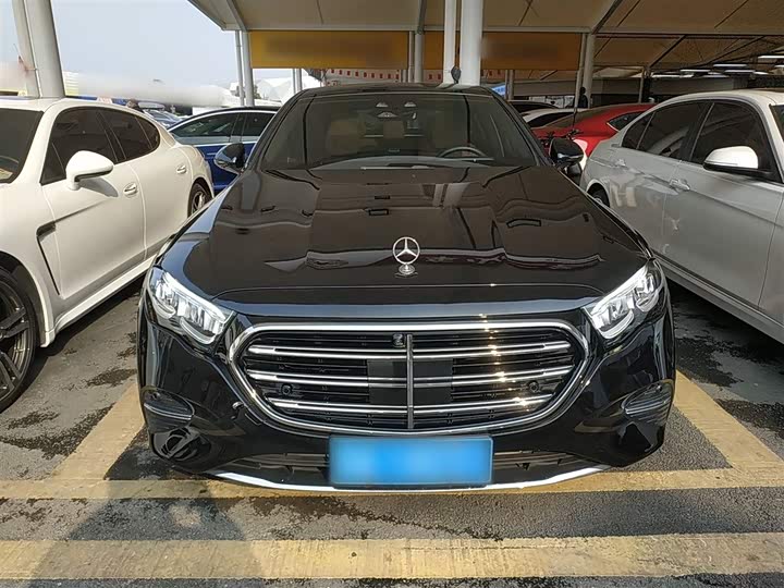 Фото 3 - Mercedes-Benz E-Class