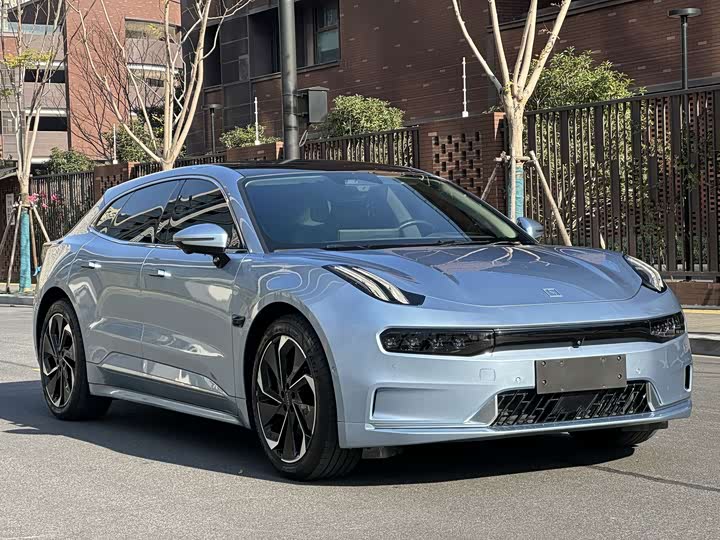 Фото 3 - Zeekr 001