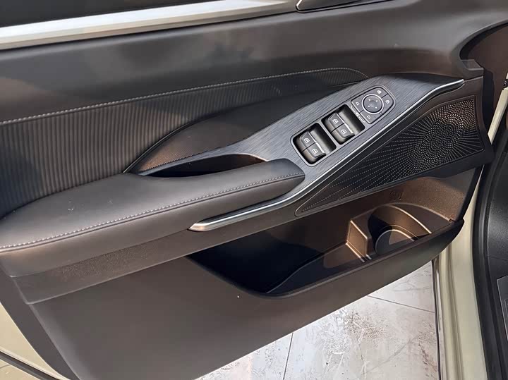 Фото 8 - Haval H6