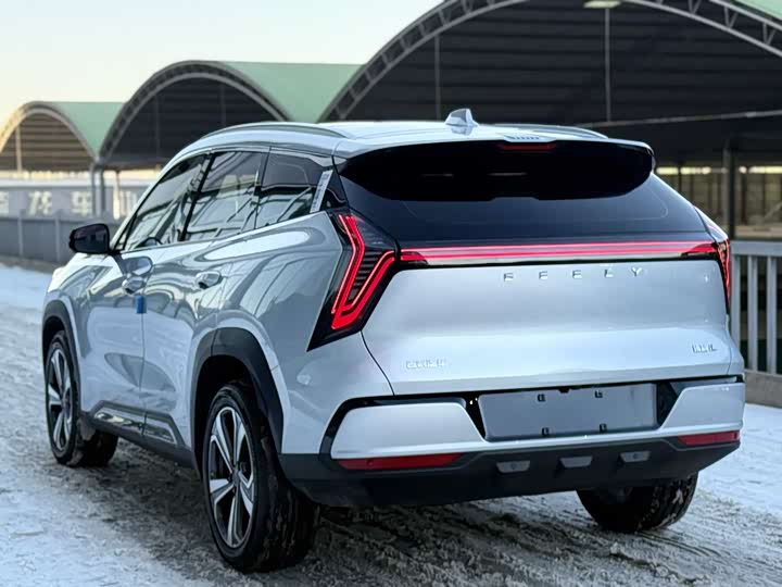 Фото 4 - Geely Atlas L