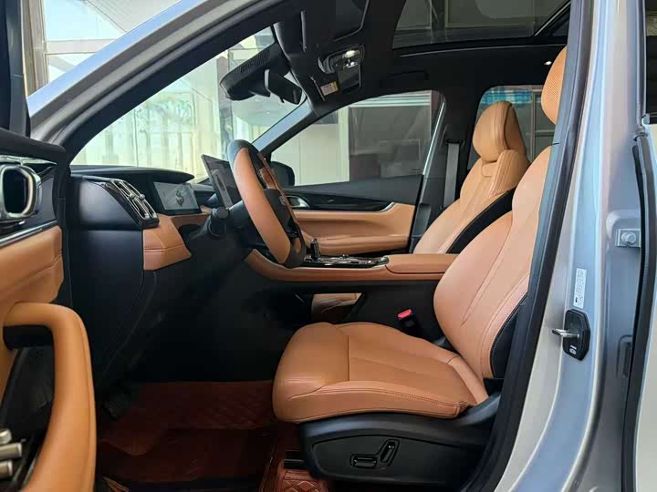 Фото 7 - Geely Atlas L