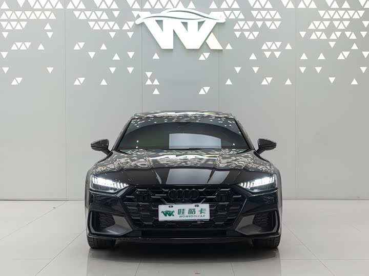 Фото 2 - Audi A7L