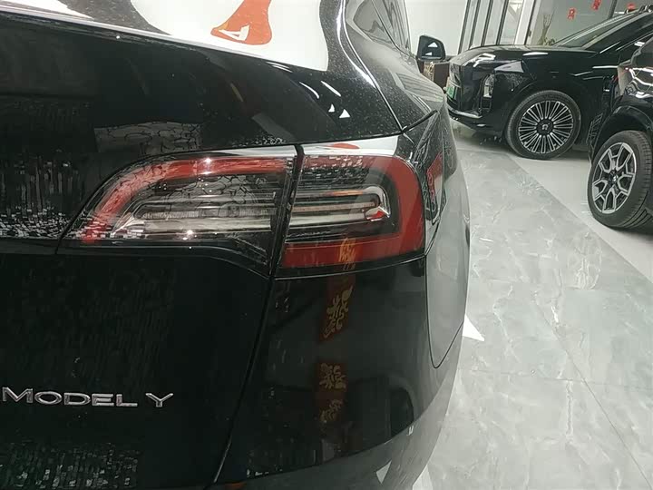 Фото 8 - Tesla Model Y