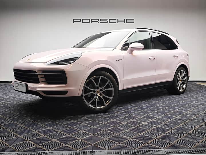Фото 1 - Porsche Cayenne Hybrid