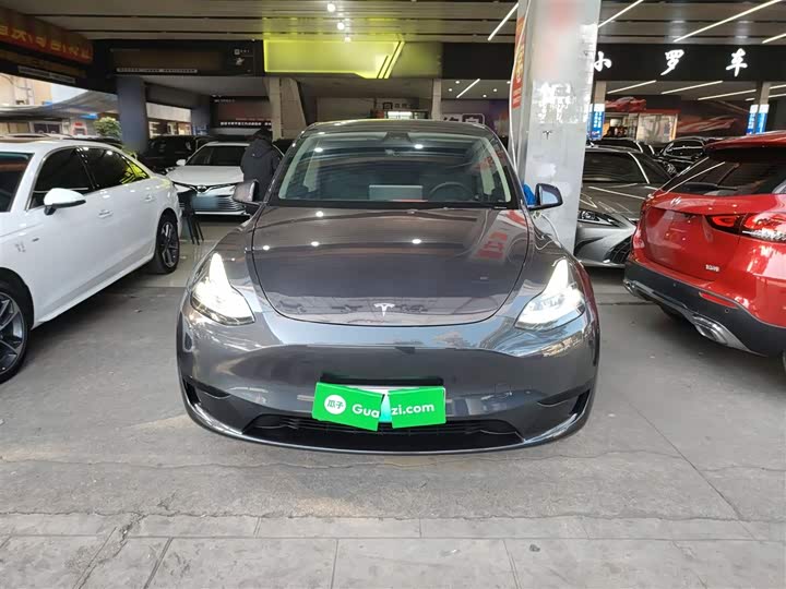 Фото 3 - Tesla Model Y