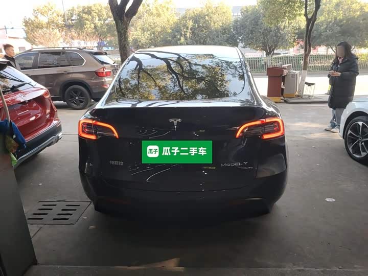 Фото 6 - Tesla Model Y