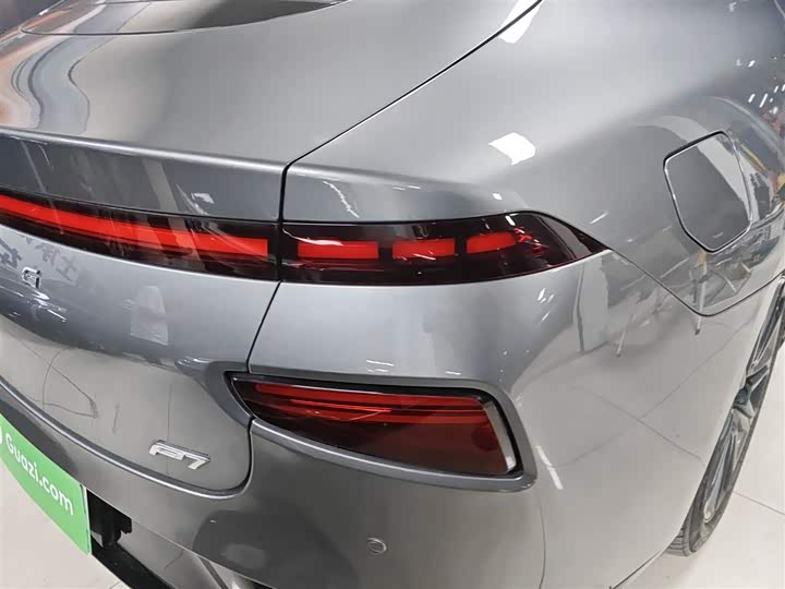 Фото 8 - XPeng P7