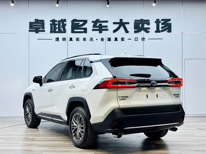 Фото 7 - Toyota Wildlander