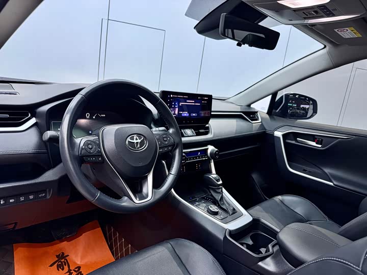 Фото 8 - Toyota Wildlander