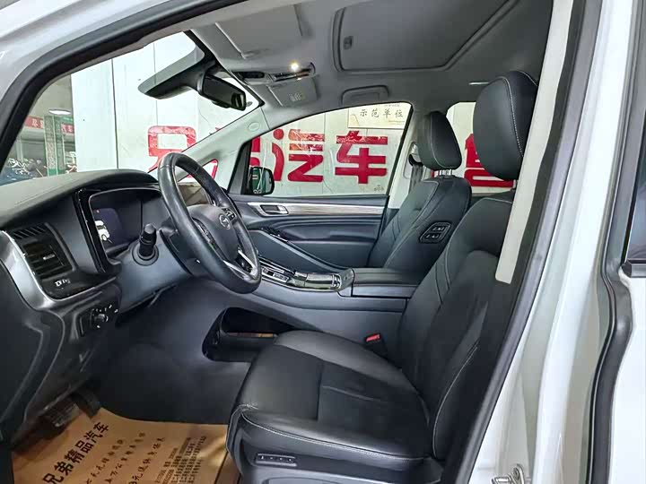 Фото 4 - GAC Trumpchi M8
