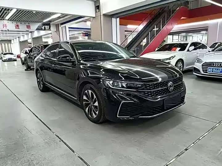 Фото 3 - Volkswagen Passat