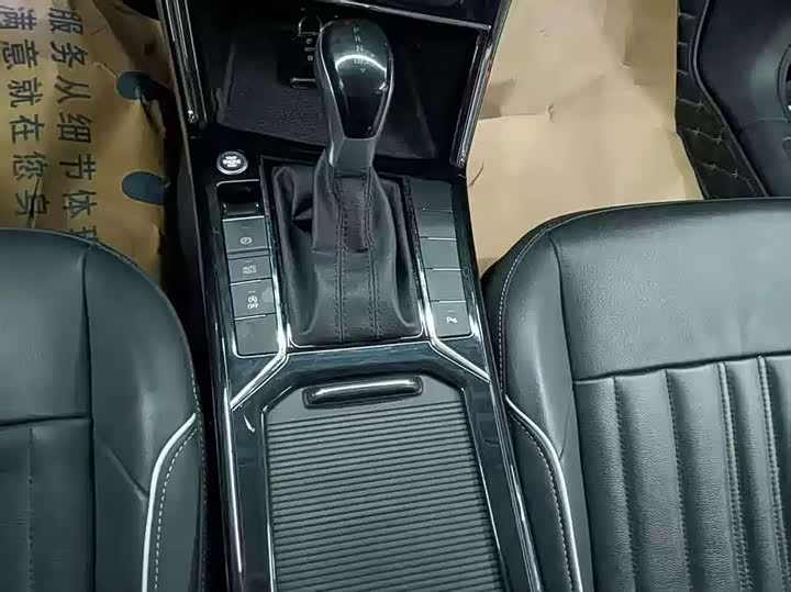 Фото 9 - Volkswagen Passat