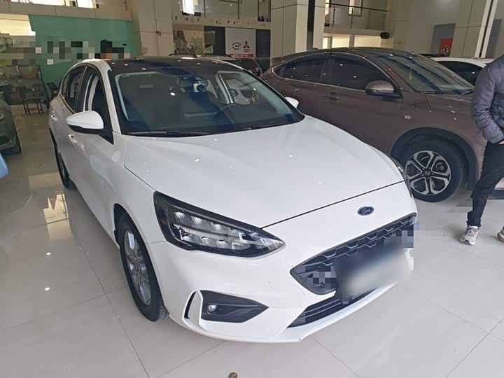 Фото 4 - Ford Focus